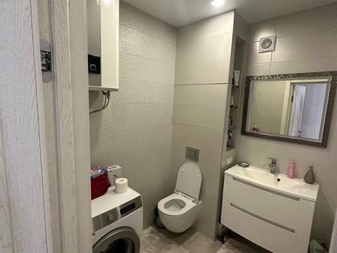 квартира за адресою Космічна вул., 11