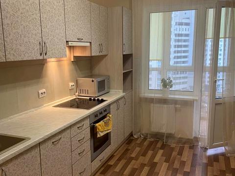 квартира за адресою Бориса Гмирі вул., 10/40