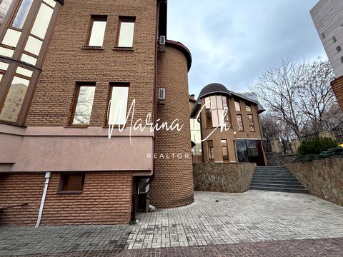 комерційна за адресою Григорія Маркевича вул. (Обручева), 17