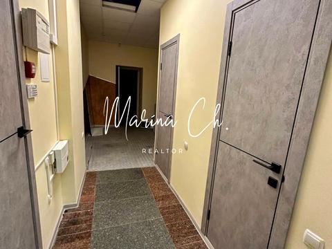 комерційна за адресою Дмитра Яворницького просп. (Карла Маркса), 26