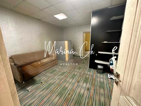 комерційна за адресою Дмитра Яворницького просп. (Карла Маркса), 26