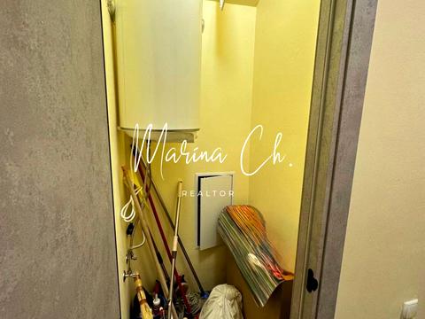 комерційна за адресою Дмитра Яворницького просп. (Карла Маркса), 26