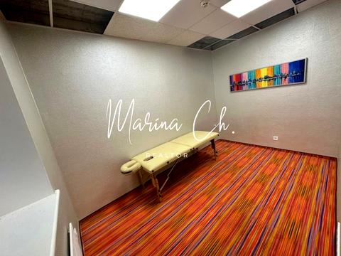 комерційна за адресою Дмитра Яворницького просп. (Карла Маркса), 26