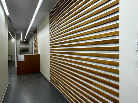 комерційна за адресою Анни Ахматової вул., 22