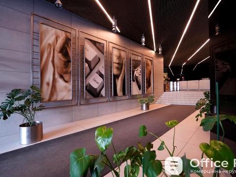 комерційна за адресою Велика Житомирська вул., 12