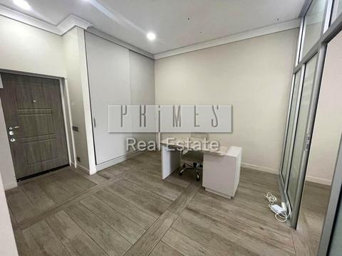 комерційна за адресою Андрія Верхогляда вул. (Михайла Драгомирова), 2-А