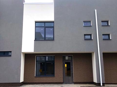 будинок за адресою Коновальця, 44-Б