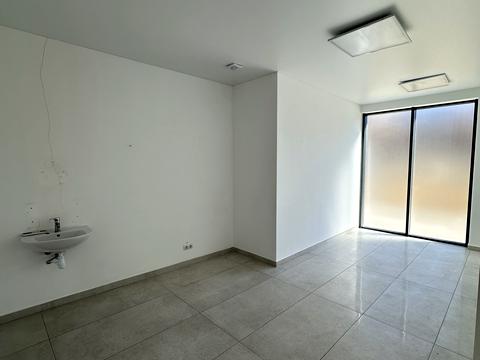 комерційна за адресою Пасічна вул., 84а