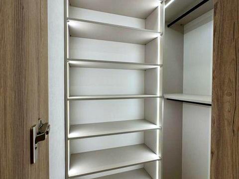 квартира за адресою Олександра Олеся вул., 3