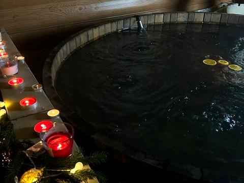 коммерческая по адресу Лісова, 1