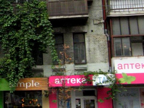 комерційна за адресою Саксаганського вул., 102