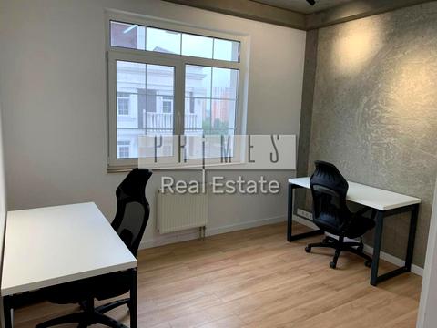 комерційна за адресою Михайла Максимовича вул. (Онуфрія Трутенка), 24