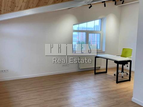 комерційна за адресою Михайла Максимовича вул. (Онуфрія Трутенка), 24