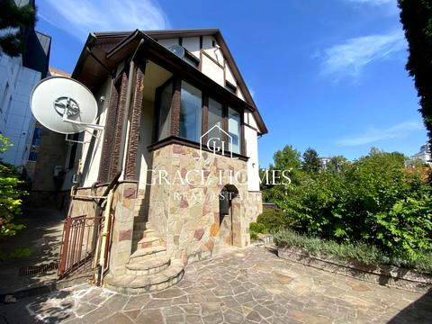 дом по адресу Редутный пер., 7