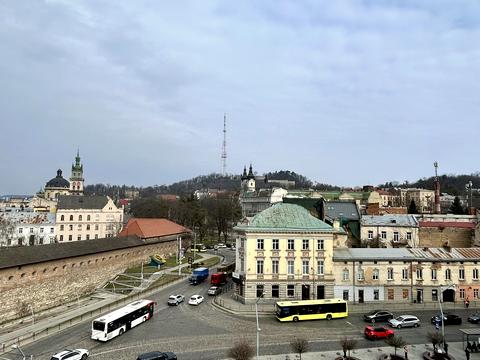 комерційна за адресою Володимира Винниченка вул. (), 6