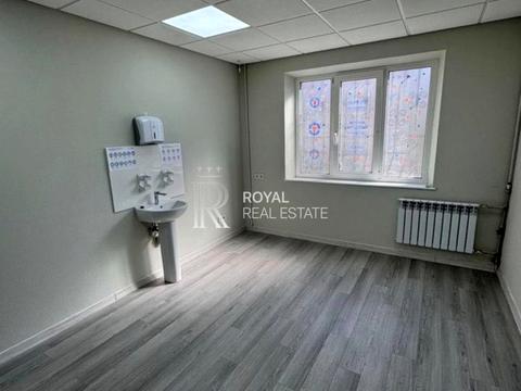 комерційна за адресою Драгоманова вул., 27