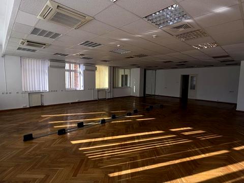 комерційна за адресою Хмельницького Богдана, 55