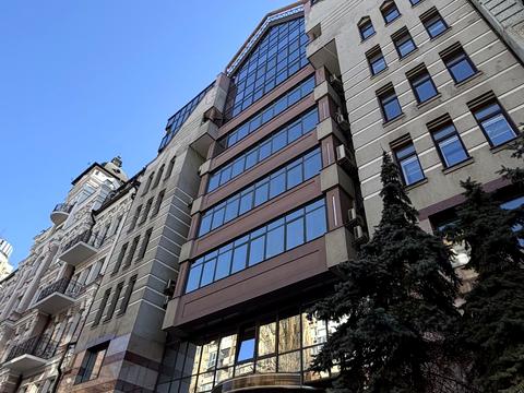 комерційна за адресою Хмельницького Богдана, 55