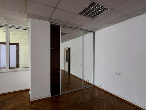 комерційна за адресою Хмельницького Богдана, 55