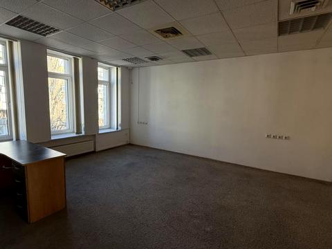 комерційна за адресою Хмельницького Богдана, 55