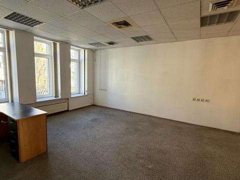 комерційна за адресою Хмельницького Богдана, 55