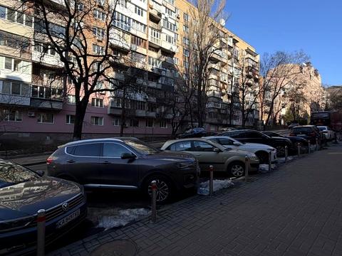 комерційна за адресою Хмельницького Богдана, 55
