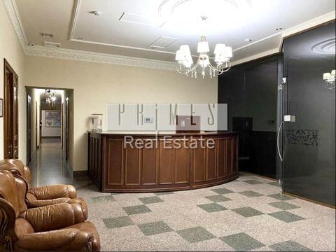 комерційна за адресою Липська вул., 10