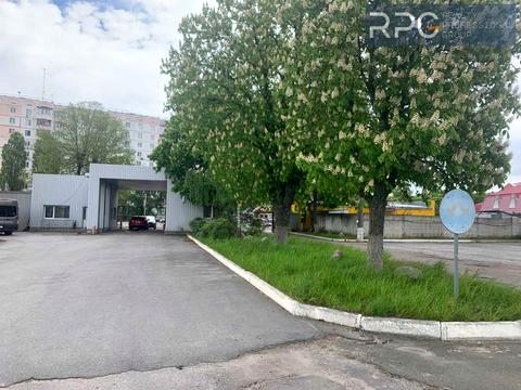 комерційна за адресою Трипільська вул. (Головачова), 15