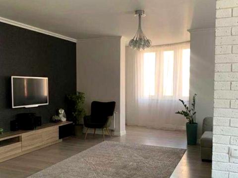 квартира за адресою Анни Ахматової вул., 30