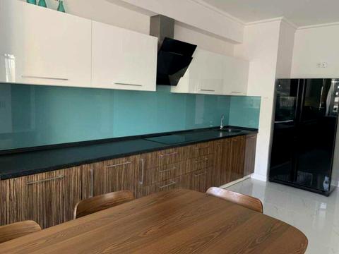 квартира за адресою Анни Ахматової вул., 30