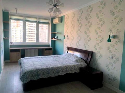 квартира за адресою Анни Ахматової вул., 30