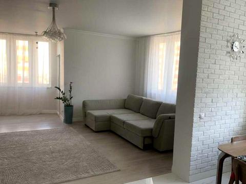 квартира за адресою Анни Ахматової вул., 30