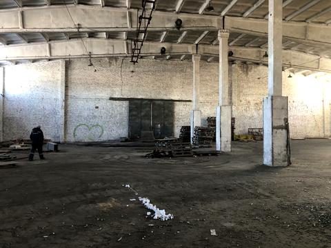 комерційна за адресою Десантників пл., 5