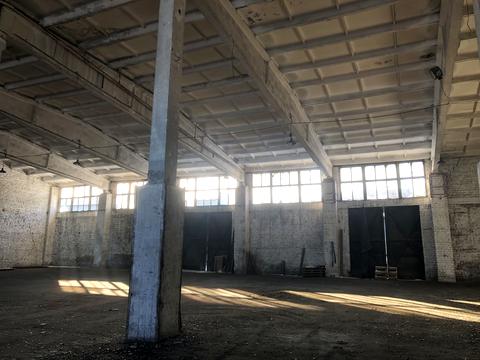 комерційна за адресою Десантників пл., 5