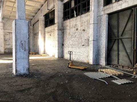 комерційна за адресою Десантників пл., 5