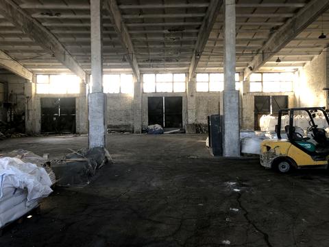 комерційна за адресою Десантників пл., 5