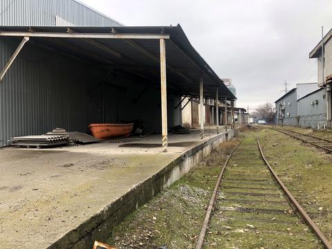 комерційна за адресою Десантників пл., 5