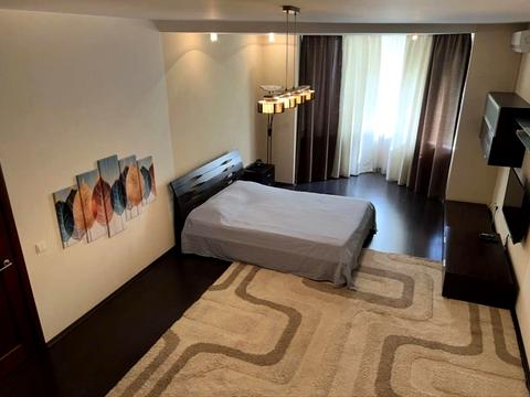 квартира по адресу Салютная ул., 1-Б