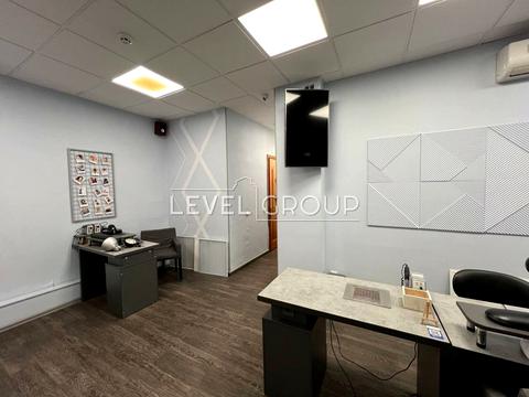 комерційна за адресою Володимира Івасюка просп. (Героїв Сталінграду), 12-Ж