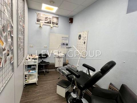 комерційна за адресою Володимира Івасюка просп. (Героїв Сталінграду), 12-Ж