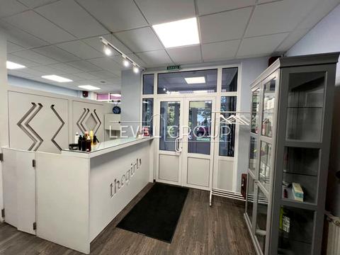 комерційна за адресою Володимира Івасюка просп. (Героїв Сталінграду), 12-Ж