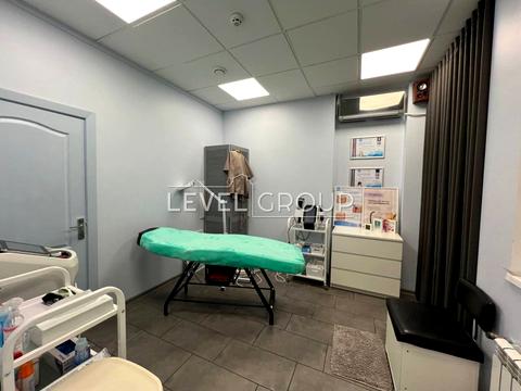 комерційна за адресою Володимира Івасюка просп. (Героїв Сталінграду), 12-Ж