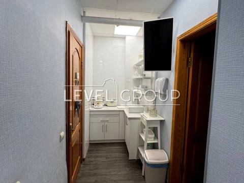 комерційна за адресою Володимира Івасюка просп. (Героїв Сталінграду), 12-Ж