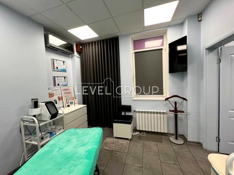 комерційна за адресою Володимира Івасюка просп. (Героїв Сталінграду), 12-Ж