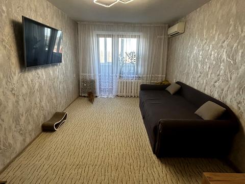 квартира за адресою Космонавтів вул., 38/17