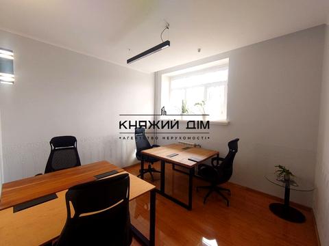 комерційна за адресою Георгія Дудника вул. (Цюрупинська), 2