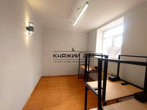 комерційна за адресою Георгія Дудника вул. (Цюрупинська), 2