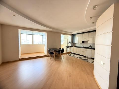 квартира за адресою Захисників України вул. (1-го Травня), 8а