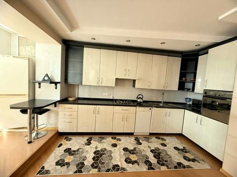 квартира за адресою Захисників України вул. (1-го Травня), 8а