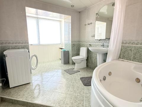 квартира за адресою Захисників України вул. (1-го Травня), 8а